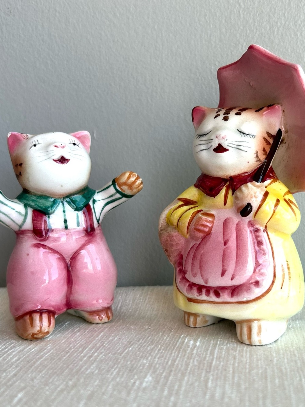 VINTAGE japan kitty cat salt & pepper set